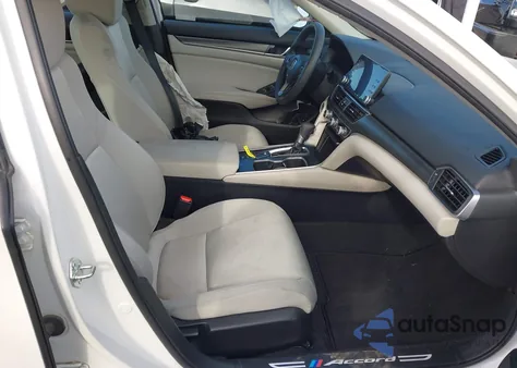 2018 Honda Accord Lx z USA, uszkodzony, nr VIN 1HGCV1F15JA231820